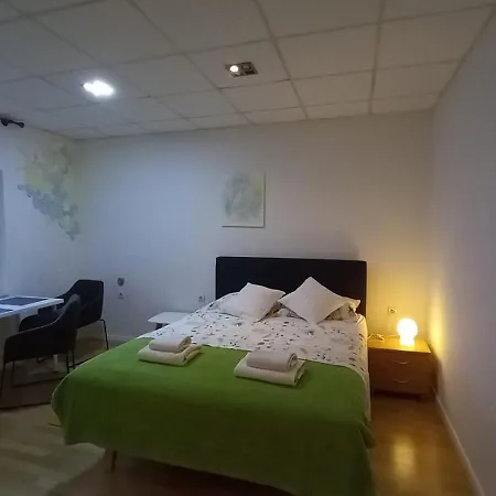 Апартаменти Zsa Zsa Zenta 1 Спліт