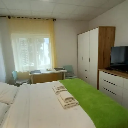 Zsa Zsa Zenta 1 Daire *