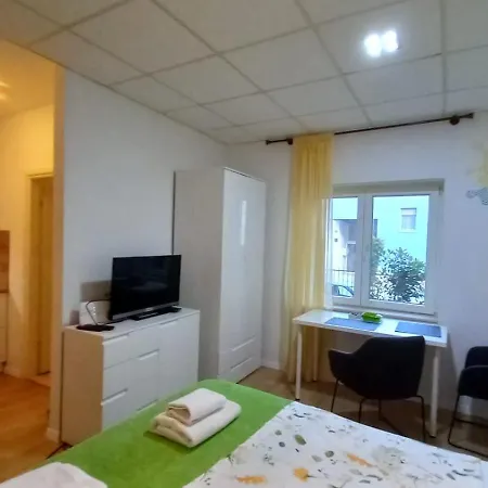 Zsa Zsa Zenta 1 Daire